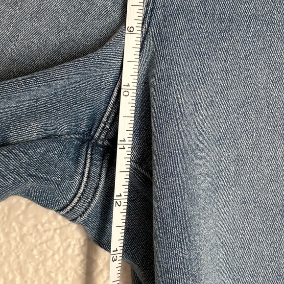 Good American Cropped High Rise Light Wash Jeans Size 16 - Picture 4 of 7